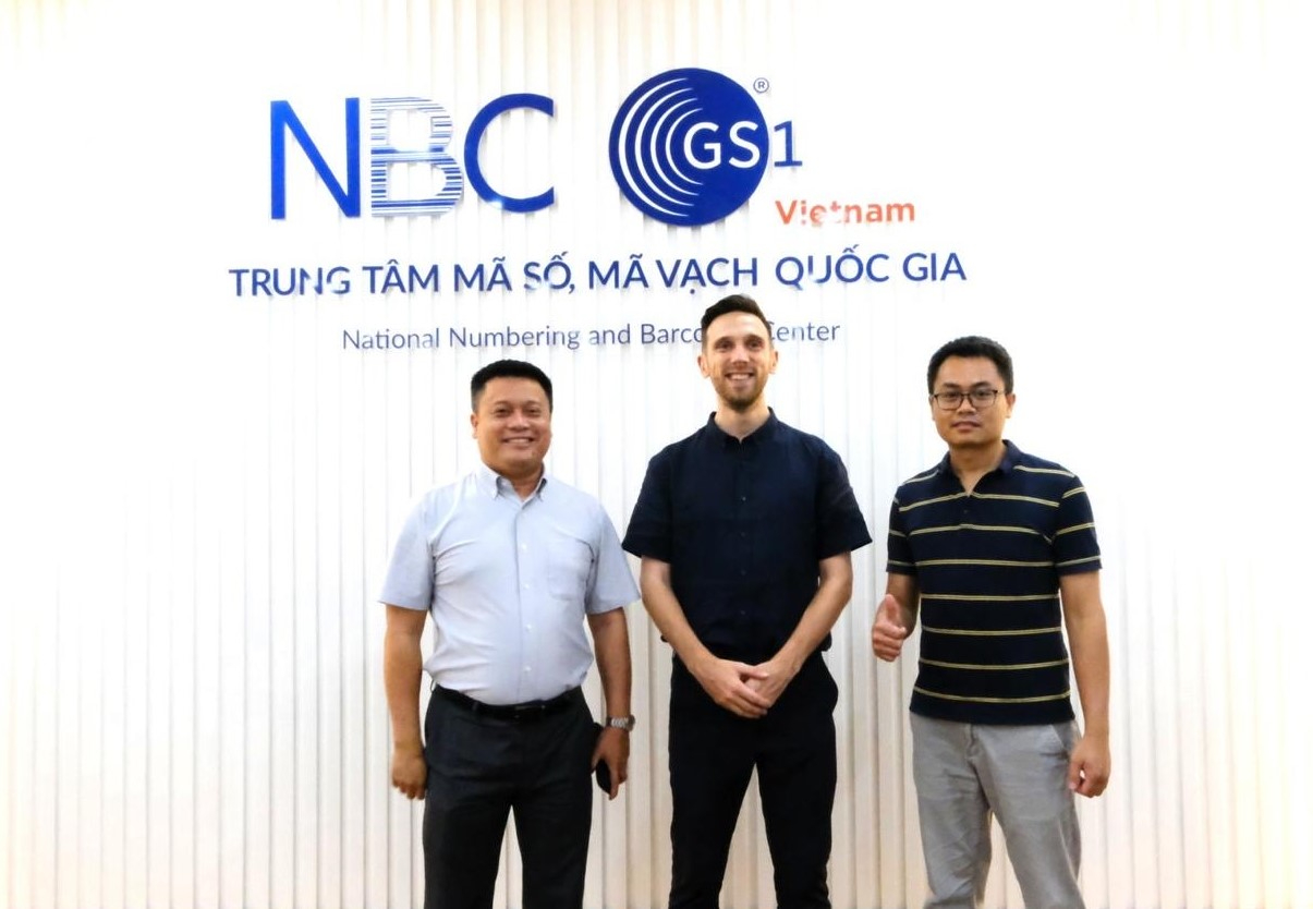 Tim Robel besucht GS1 Vietnam